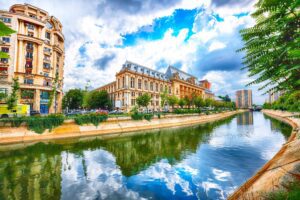 discover weed in Slatina